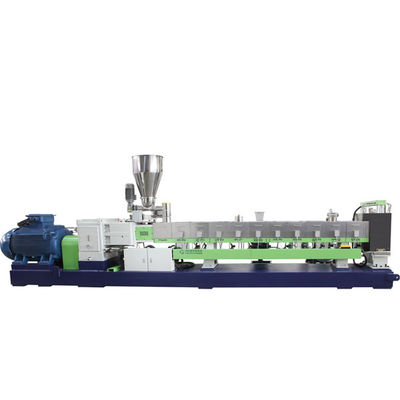 Co Rotating Twin Screw Extruder Plastic Pelletizing Line Untuk Mengkomposisi Dan Mengubah
